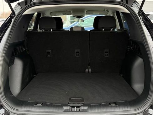 Used 2022 Ford Escape SE w/ SE Sport Appearance Package image 32