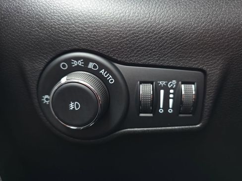 Used 2022 Jeep Compass Latitude w/ Convenience Group AWD/4WD image 26