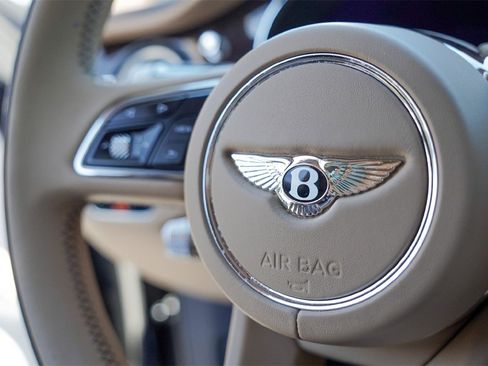 Certified 2023 Bentley Flying Spur W12 image 23