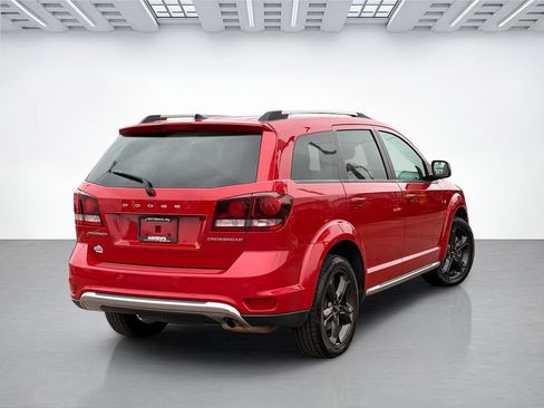 Used 2020 Dodge Journey Crossroad FWD image 4