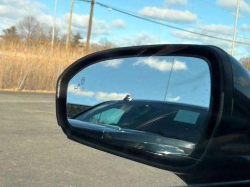 Used 2019 Ford Fusion SE FWD image 27