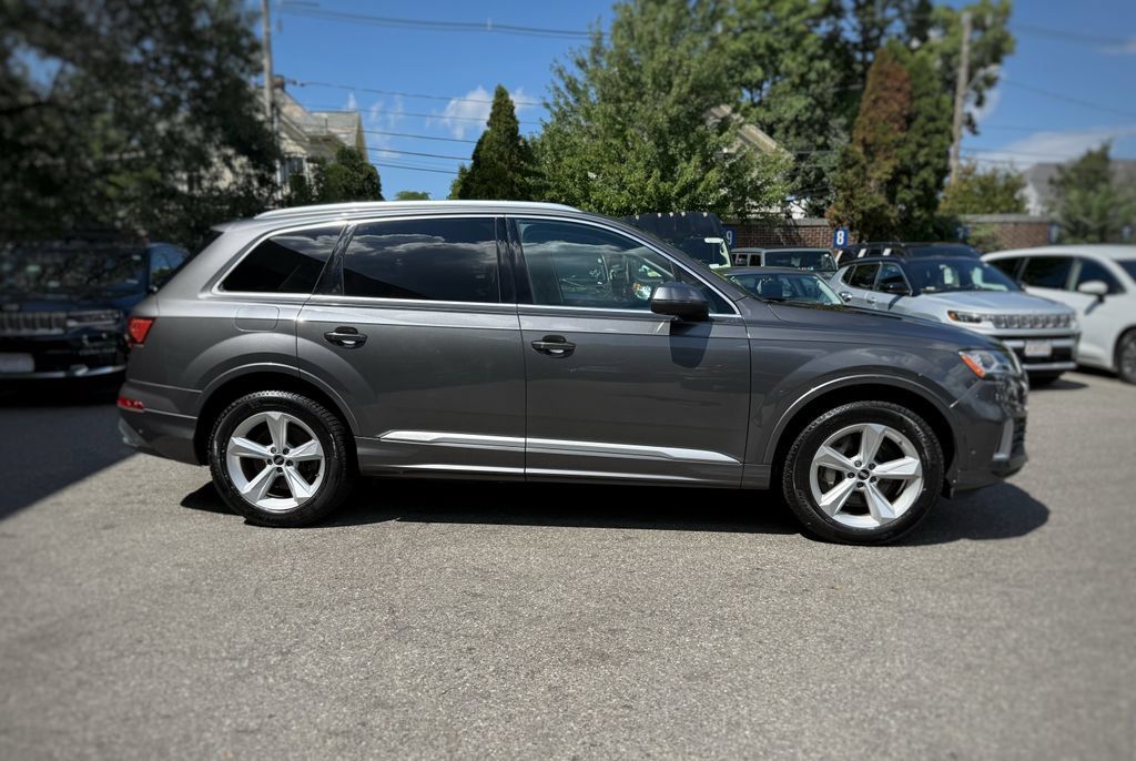 Used 2021 Audi Q7 2.0T Premium Plus w/ Premium Plus Package AWD/4WD image 4
