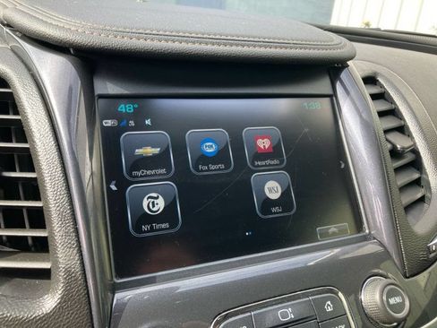 Used 2019 Chevrolet Impala LT FWD image 23
