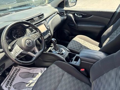 Used 2017 Nissan Rogue Sport SV w/ SV Premium Package AWD/4WD image 5