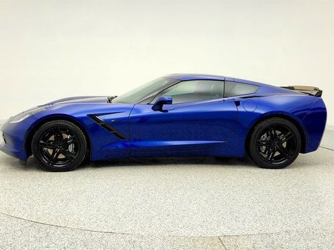 Used 2017 Chevrolet Corvette 2dr Stingray 1LT Coupe with Up image 8