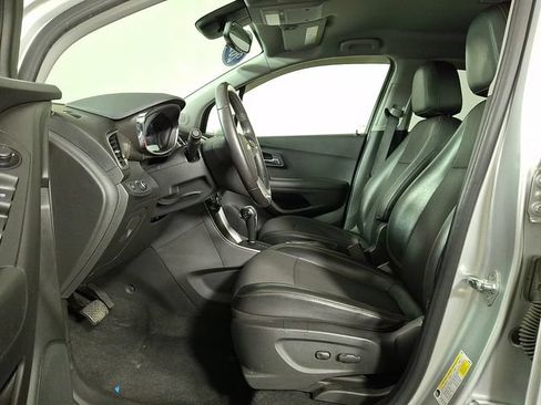 Used 2019 Chevrolet Trax LT w/ LT Convenience Package FWD image 15