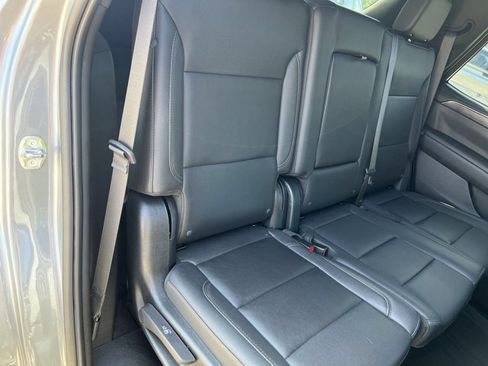 Used 2023 Chevrolet Tahoe Z71 w/ Luxury Package AWD/4WD image 28