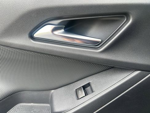 Used 2025 Chevrolet Equinox RS image 48