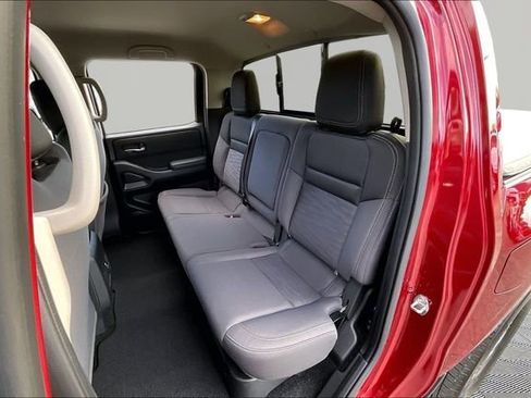 Used 2023 Nissan Frontier SV w/ SV Convenience Package RWD image 16