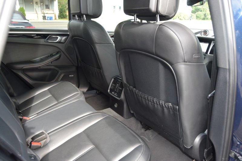 Used 2019 Porsche Macan AWD/4WD image 38