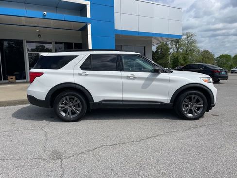 Used 2021 Ford Explorer XLT w/ Equipment Group 202A AWD/4WD image 54