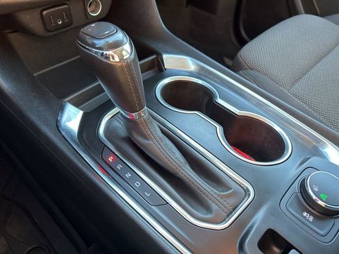 Used 2020 Chevrolet Traverse LT image 37