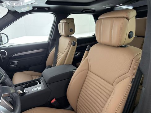 New 2026 Land Rover Discovery Limited Edition image 25