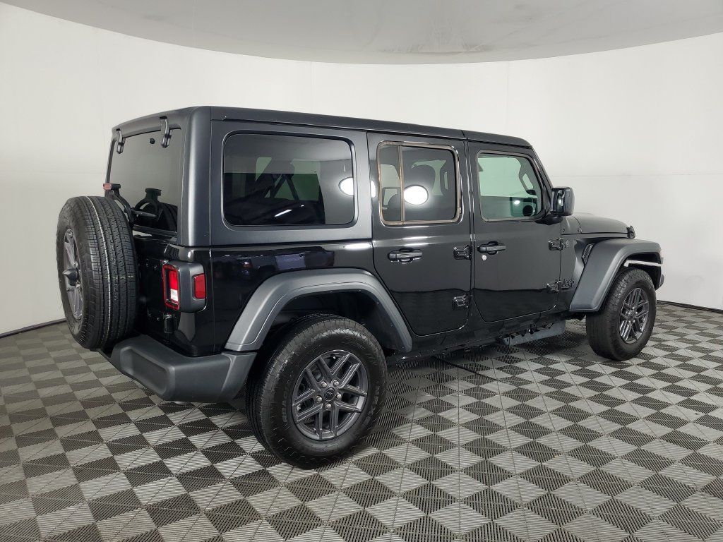 Used 2026 Jeep Wrangler Unlimited Sport AWD/4WD image 4