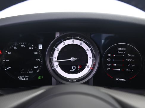 Used 2020 Porsche 911 Carrera 4S AWD/4WD image 36