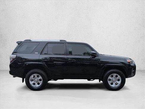 Used 2022 Toyota 4Runner SR5 AWD/4WD image 4