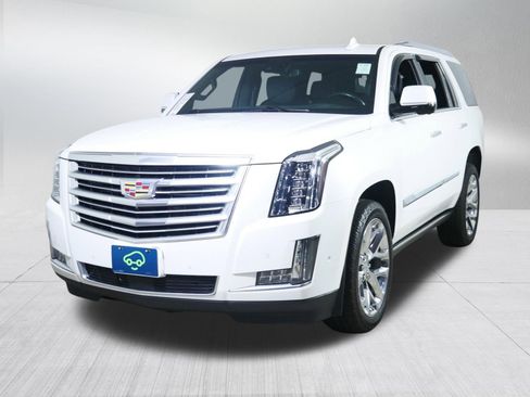 Certified 2018 Cadillac Escalade Platinum AWD/4WD image 3