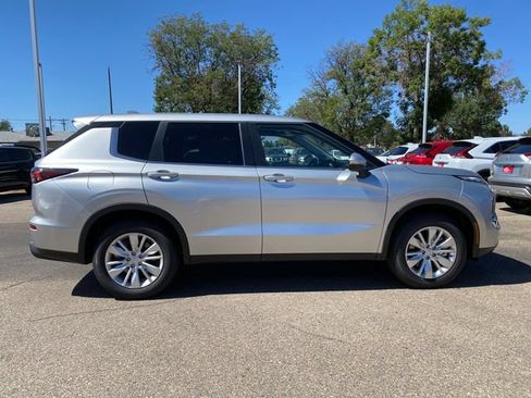 New 2026 Mitsubishi Outlander ES AWD/4WD image 6