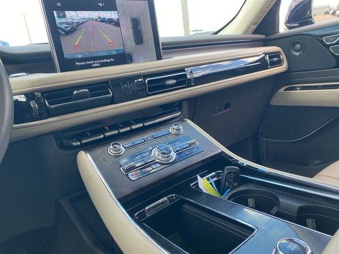 Used 2022 Lincoln Aviator Reserve w/ Elements Package Plus image 49