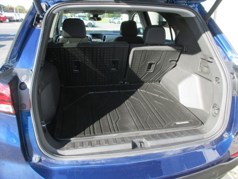 Used 2023 Chevrolet Equinox LT image 10