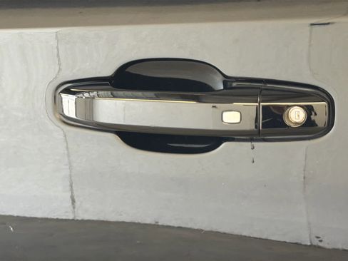 Used 2023 GMC Sierra 1500 AT4X image 10