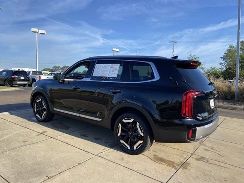 Used 2025 Kia Telluride S image 14