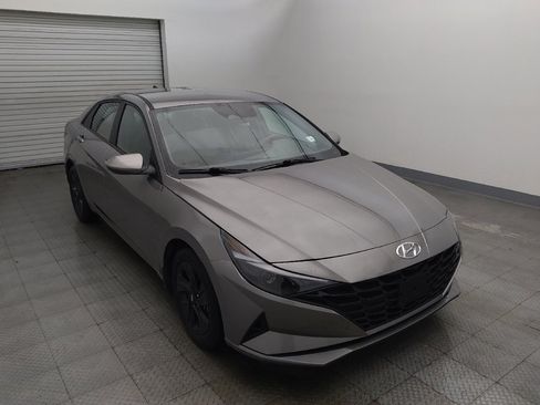 Used 2023 Hyundai Elantra SEL image 13