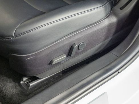 Used 2018 Tesla Model 3 Long Range image 16