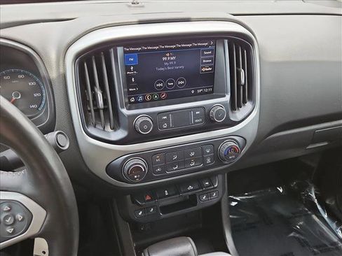 Used 2019 Chevrolet Colorado LT w/ Redline Special Edition AWD/4WD image 14