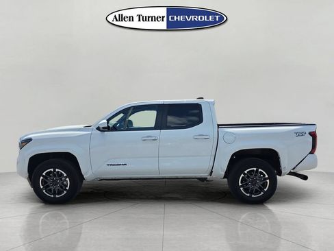 Used 2025 Toyota Tacoma TRD Sport AWD/4WD image 6