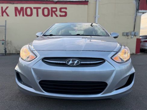 Used 2017 Hyundai Accent SE image 2