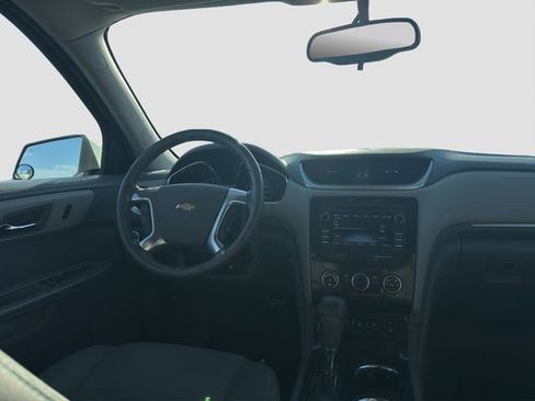 Used 2017 Chevrolet Traverse LT w/ Style and Technology Package image 14