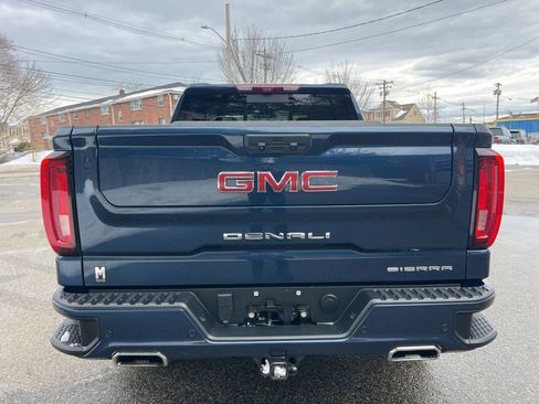 Used 2022 GMC Sierra 1500 Denali w/ Technology Package AWD/4WD image 5