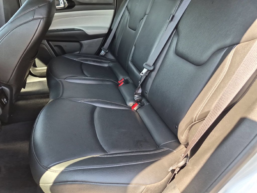 Used 2025 Jeep Compass Limited AWD/4WD image 26