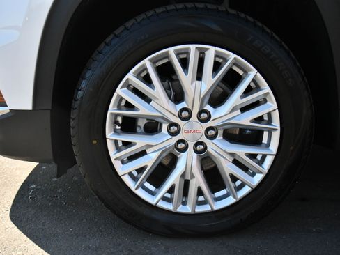 Used 2024 GMC Acadia Elevation image 12