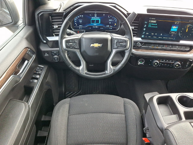 Used 2024 Chevrolet Silverado 1500 LT AWD/4WD image 3