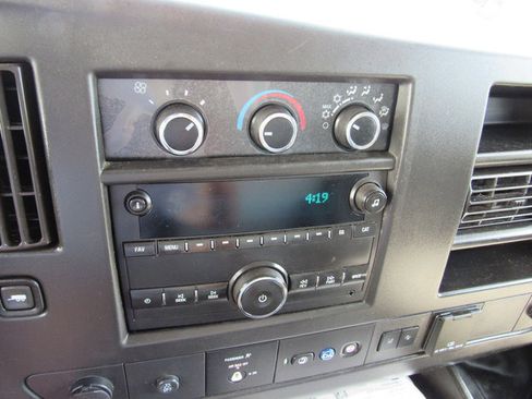 Used 2021 Chevrolet Express 3500 RWD image 33