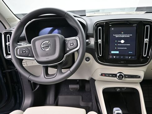 New 2026 Volvo XC40 B5 Ultra w/ Climate Package AWD/4WD image 23