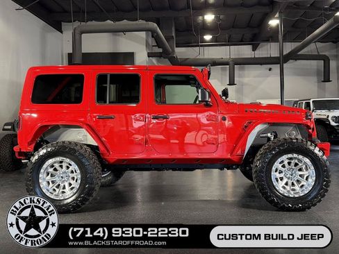Used 2025 Jeep Wrangler Unlimited Rubicon AWD/4WD image 1