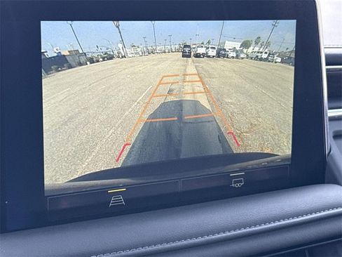 Used 2024 Chevrolet Suburban LT image 13