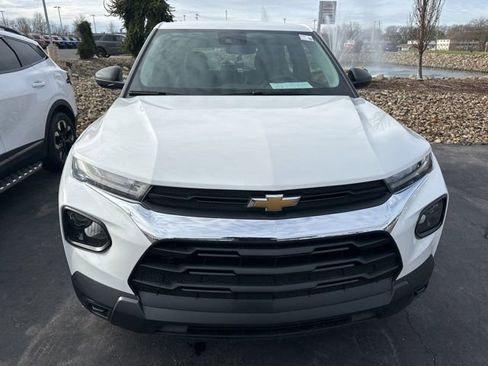 Used 2023 Chevrolet TrailBlazer LS image 2