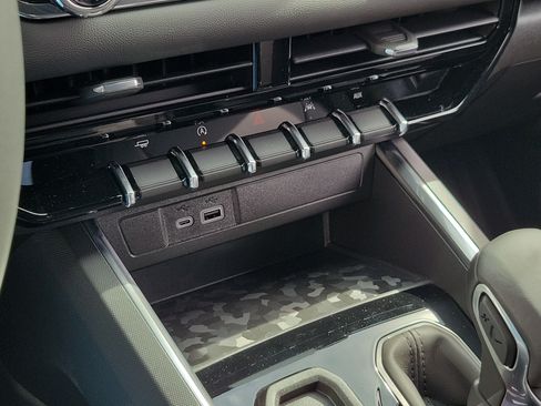 New 2026 GMC Canyon Elevation w/ Convenience Package RWD image 30