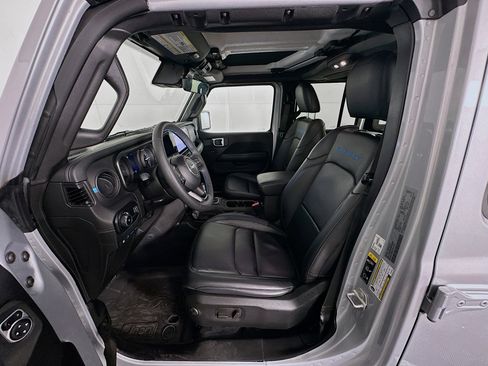 Used 2024 Jeep Wrangler Unlimited Rubicon 4xe image 13