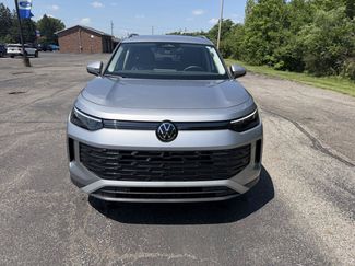 Used 2025 Volkswagen Tiguan SE FWD video 1