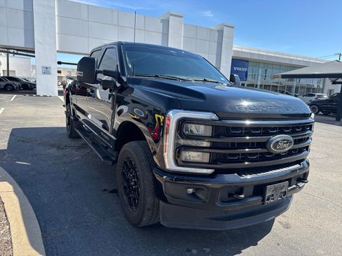 Used 2024 Ford F250 XLT w/ Black Appearance Package AWD/4WD image 3