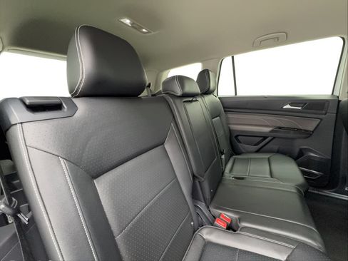 Used 2021 Volkswagen Atlas SE w/ Towing Package FWD image 27