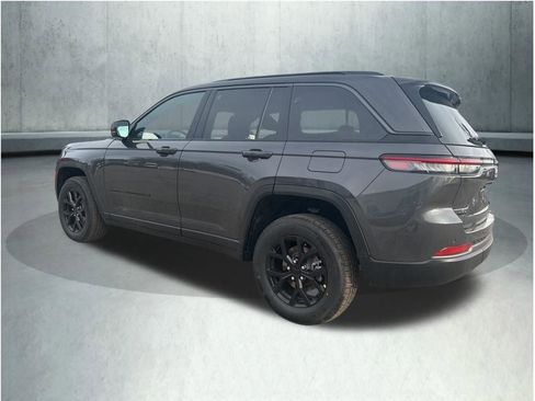 New 2026 Jeep Grand Cherokee Altitude image 7
