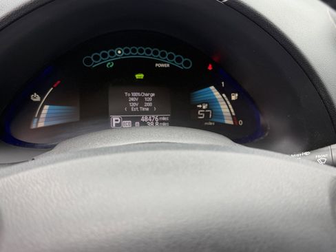 Used 2014 Nissan Leaf S FWD image 23