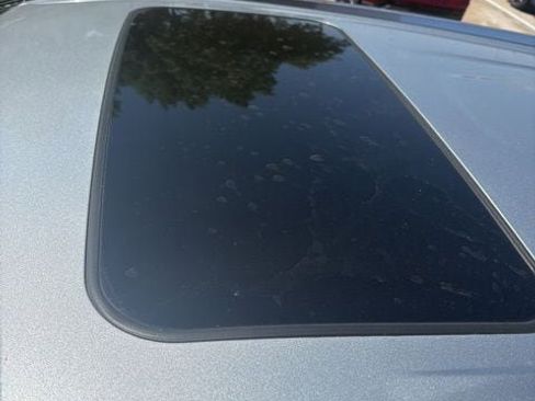 Used 2019 Toyota Highlander XLE image 6