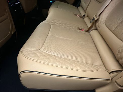 Used 2023 Jeep Grand Cherokee Summit image 14